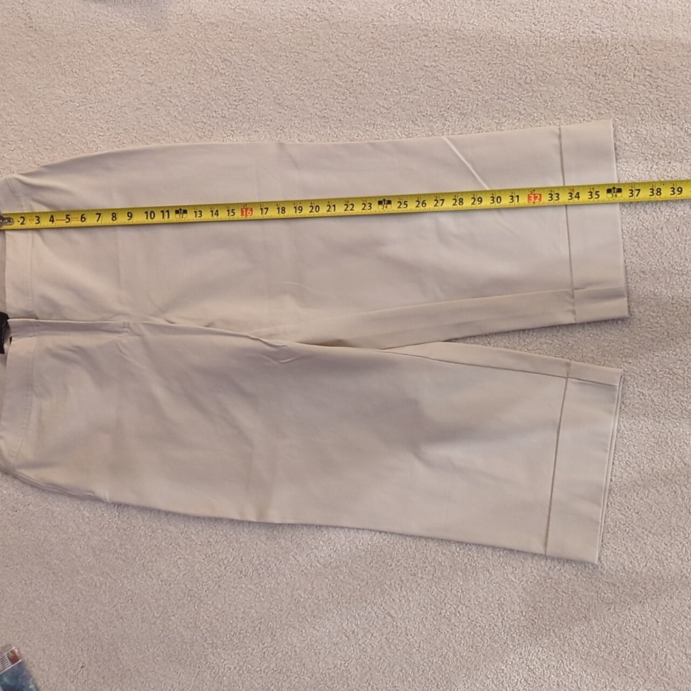 NWOT. Wide leg cropped pants - Picture 8 of 11